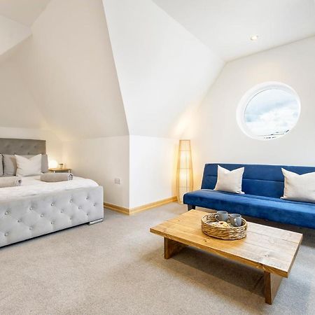 Spacious, Newly Renovated, Three Bedroom Town Centre Duplex Apartment With Free Parking, Sleeps Seven - Walking Distance To Beach Bournemouth Exterior foto