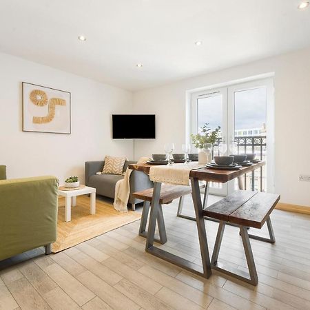 Spacious, Newly Renovated, Three Bedroom Town Centre Duplex Apartment With Free Parking, Sleeps Seven - Walking Distance To Beach Bournemouth Exterior foto