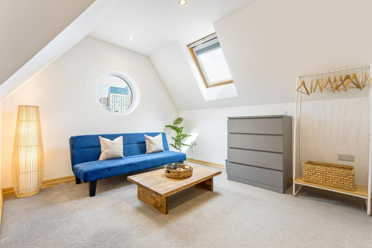 Spacious, Newly Renovated, Three Bedroom Town Centre Duplex Apartment With Free Parking, Sleeps Seven - Walking Distance To Beach Bournemouth Exterior foto