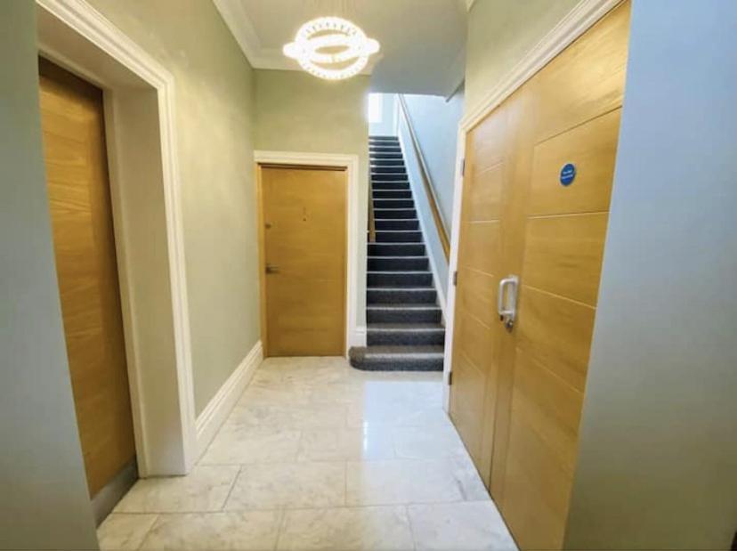 Spacious, Newly Renovated, Three Bedroom Town Centre Duplex Apartment With Free Parking, Sleeps Seven - Walking Distance To Beach Bournemouth Exterior foto